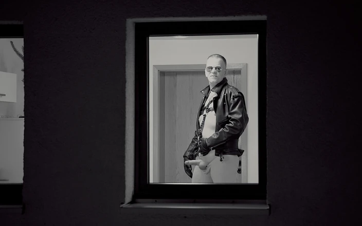 GERMANE_XL: Lycra Leather Hunk 11 (two Cum Shots Xl)