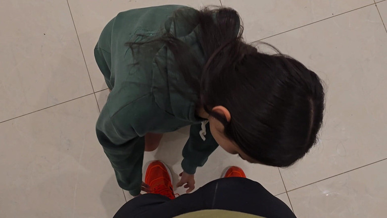 Tunenitovergon: Joven Fitness Recibe Una Mamada Después De Entrenar!