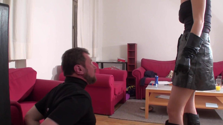 Femdom Austria: Slapping with gloves