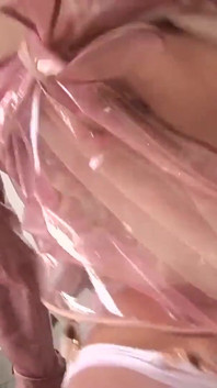Paige ashley, eine große engagierte schlampe, mit einer rasierten muschi und hellen haaren liebt es, sich annörn zu lassen und zu befriedigen