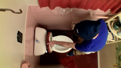 Piss Twinks: Bongkar muat di toilet