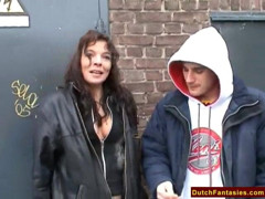 Dutch Fantasies: La milf mora si fa scopare e sditalinare la figa...