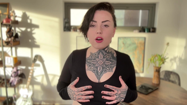 Miss Valentina: Au lit avec son coaching masturbatoire