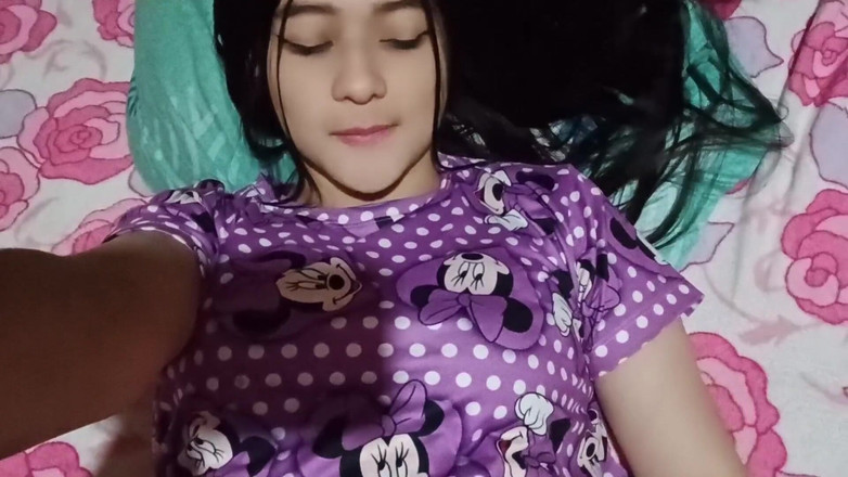 Yuli and tony: 내 새로운 잠옷과 함께하는 풍부한 여성 오르가즘. 나는 그들을 입을 때마다 존나 발정난다