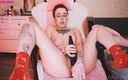 Nika Reznik: Show de masturbação em meias de pizza