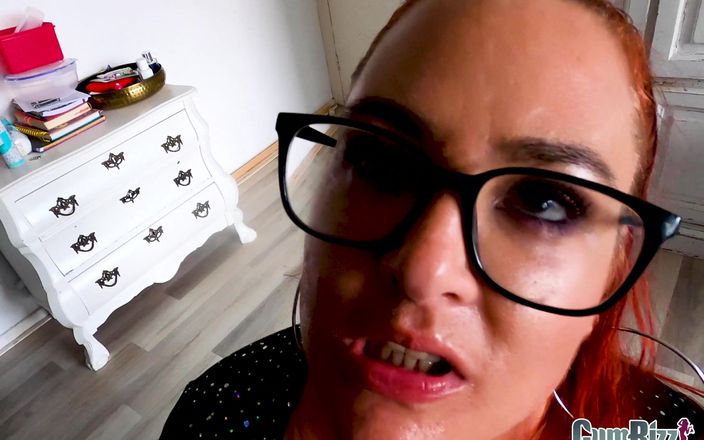 Cumbizz: La mamma olandese sciatta bbc fa un deepthroat e ingoia...