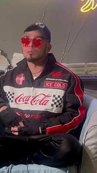 Wywiad z Leo Bulgari dla Klubu Pajas Entre Colleagues (sfw)