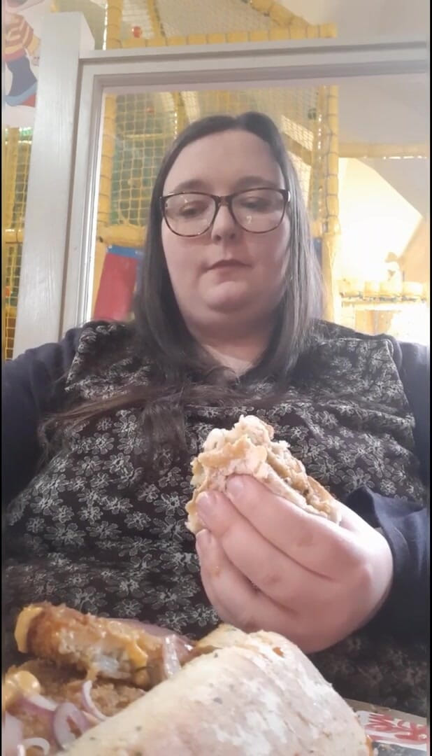 SSBBWLadyBrads: SSBBW secret filming of meal with stepfamily (This video has no...