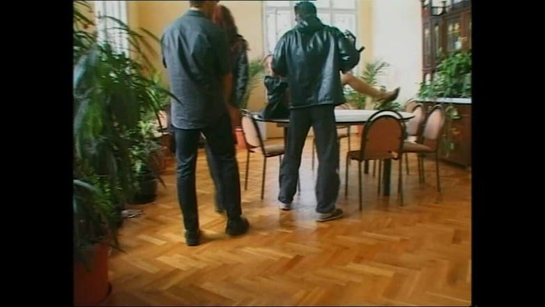 MUSCHI TV - our best full movie: Un val de curve