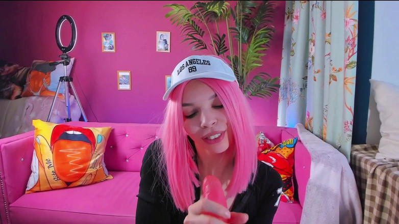 The Deep Passion: Jag runkar av dildo POV och föreställer mig att det är...