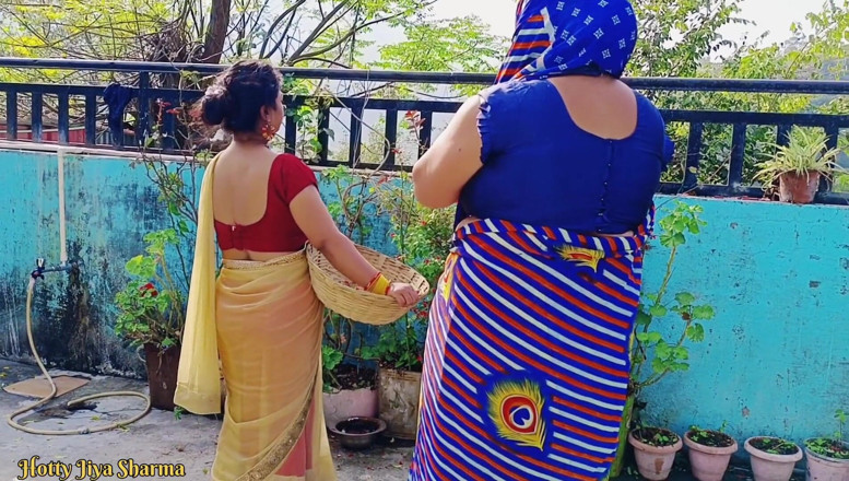 Hotty Jiya Sharmaa: Trio avec une famille desi, un beau-fils baise avec sa...