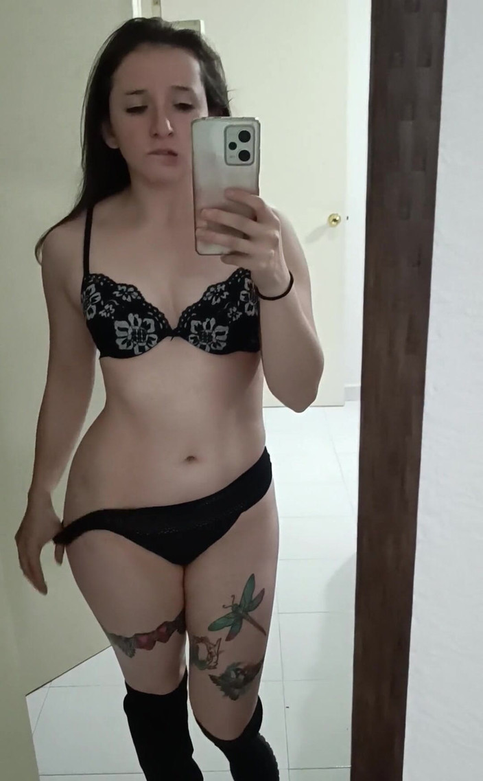 Candy Camille: Líbí se ti moje spodní prádlo?