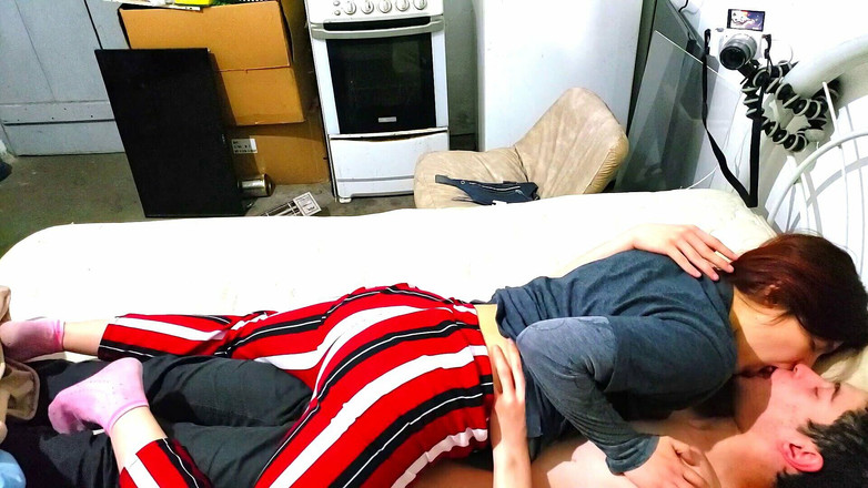 Kyle Smith: Горячий мужик трахает молодую девушку, идет далеко