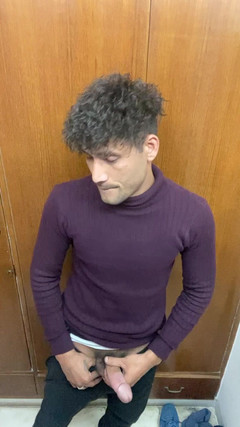 WeakBond365: Duminică bucură-te cu pula mea frumoasă