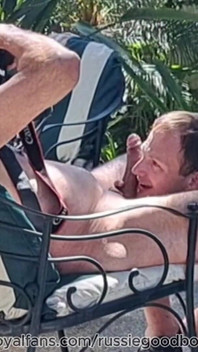 Daddy Jay Taylor Gets Backyard Blowjob