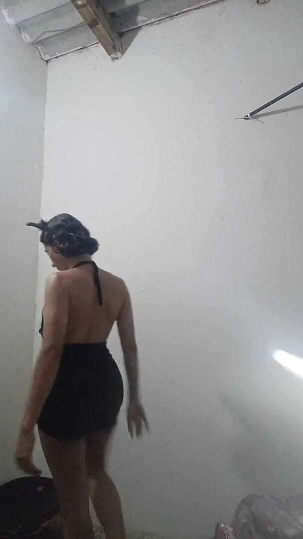 In Black This Girl Giving Her Dance (Femboy from Colombia)