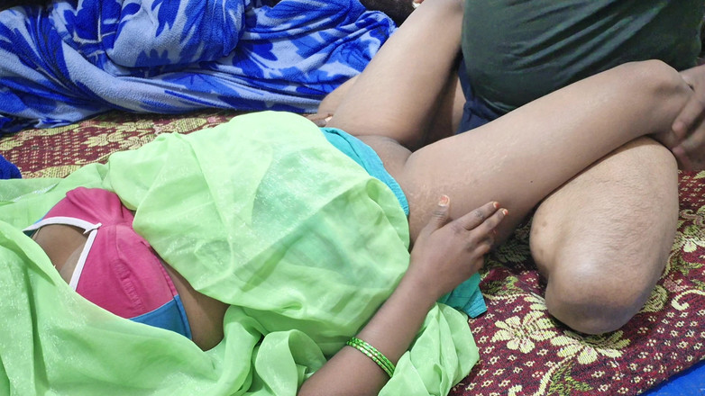 ExcitedWomen: Mi esposa sexy caliente follando conmigo en la habitación dentro...