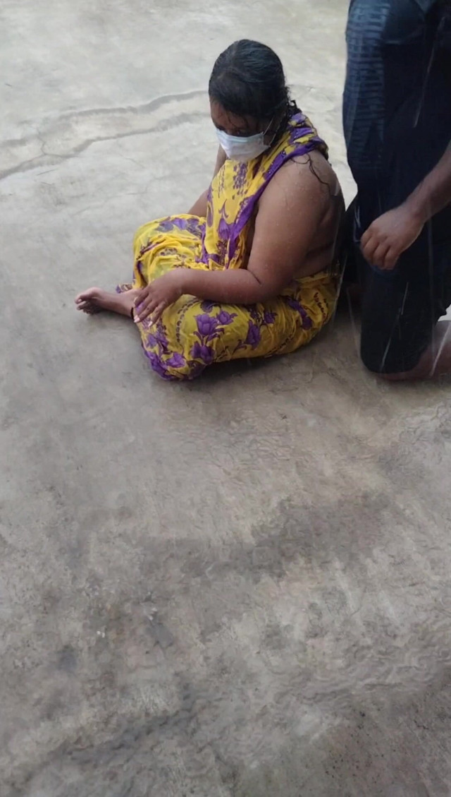 In the Rain Hot Blowjob and Dirty Talk (Benita sweety)