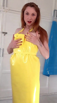 Mi Arrapando Nei Miei Grembiuli in Pvc