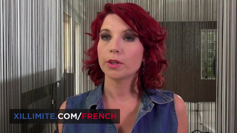 French girls at work: สามคนกับผู้ตรวจสอบโรงเรียนสอนขับรถ