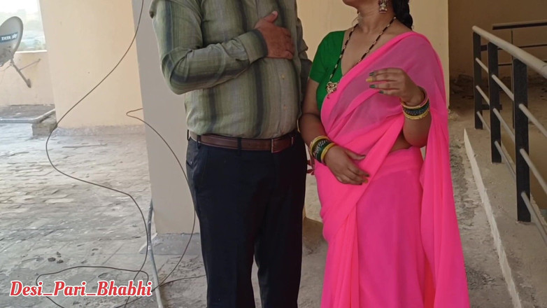 Desi Pari Bhabhi: Desi Bhabhi Mam fucked na Tarrace przez właściciela bardzo ciężko