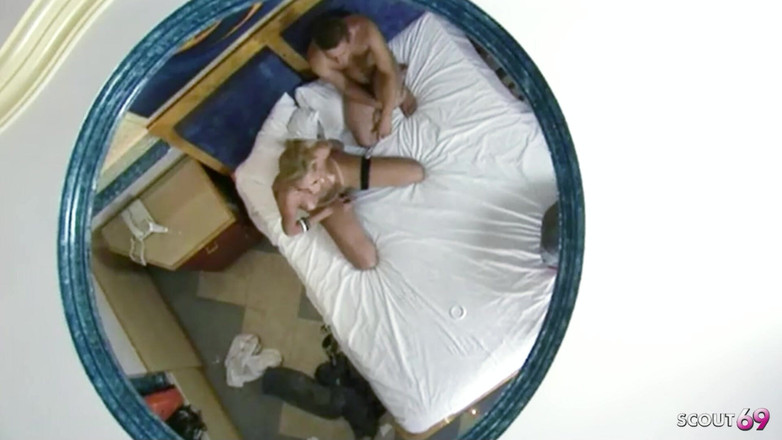 Shemale TS Collection: Frumoasă transsexuală blondă futută anal într-un hotel cu o pulă groasă