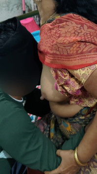 Mathvan, Who Lives in the Same House, Saw the House Owner’s Wife Wearing Panties and Wants to Taste Her
