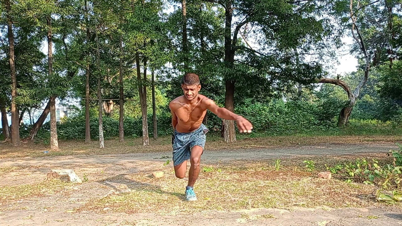 LinearOrnament35: Perkuat glutes Anda dengan latihan panjang