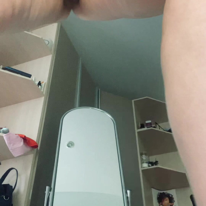 VikkiGeorgia: 脚の間をクローズアップ