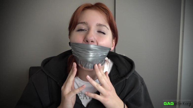 Gag Attack: Red Foxy - ปิดปากด้วยเทป PVC