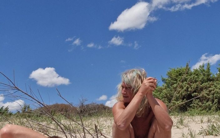 Gigi and David: Sex Show Stripchat, Nudist Beach, Transsexual e Cara, Gigi e...