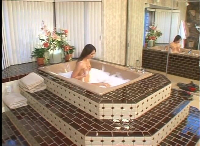 American Idol X: Lamiendo coño masturbándose y follando en el baño