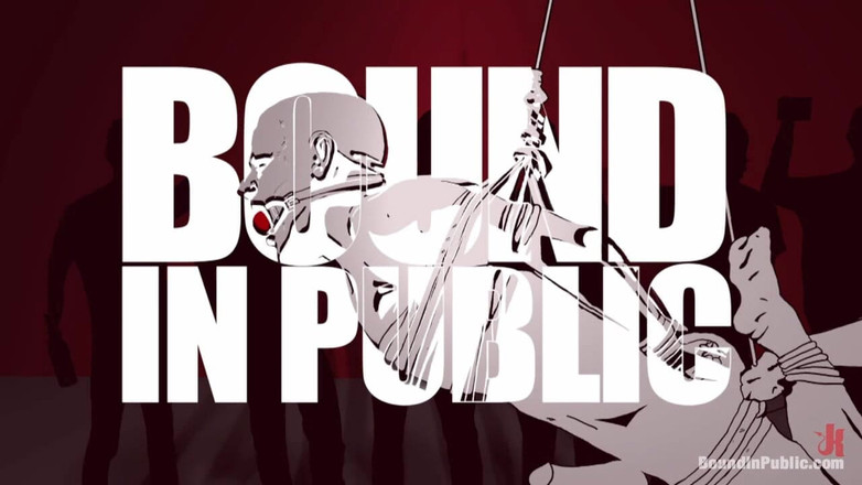 Bound in public: O matahală frumoasă este futută în grup de 100 de bărbați excitați în...