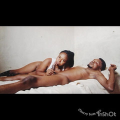 Honey hole: Ebony kundička