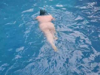 Alice Mayflower Productions: Alice&#039;s Morning Swim - Garota Solo