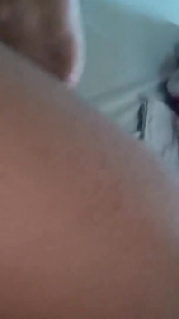 丁字裤一边被我的邻居18岁男孩操得太爽了