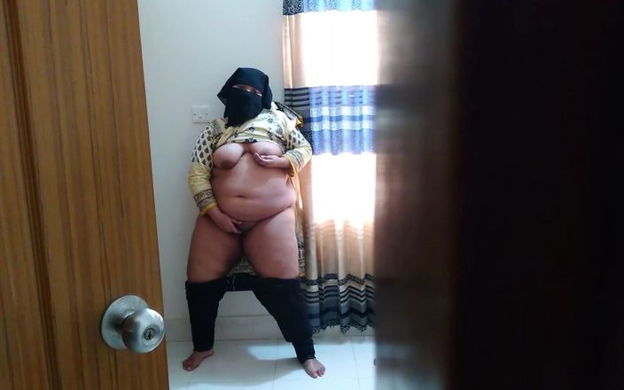Aria Mia: Obrovský zadek teen ošukaná sousedem - BBW Sexy collage Girl
