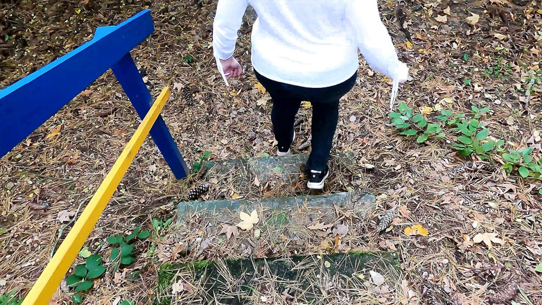 Bouncy Tits Action: 박람회장에서 따먹히는 그녀의 가슴