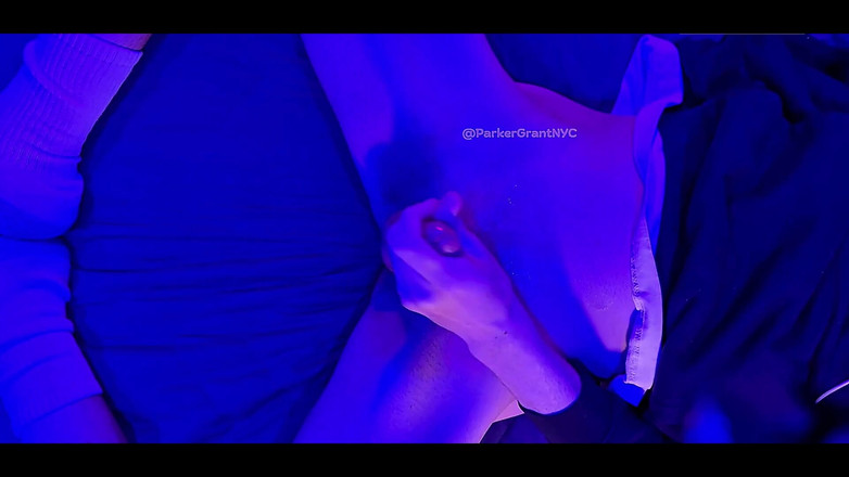 Parker Grant NYC: Ik zou een helpende hand kunnen gebruiken ... of Twee