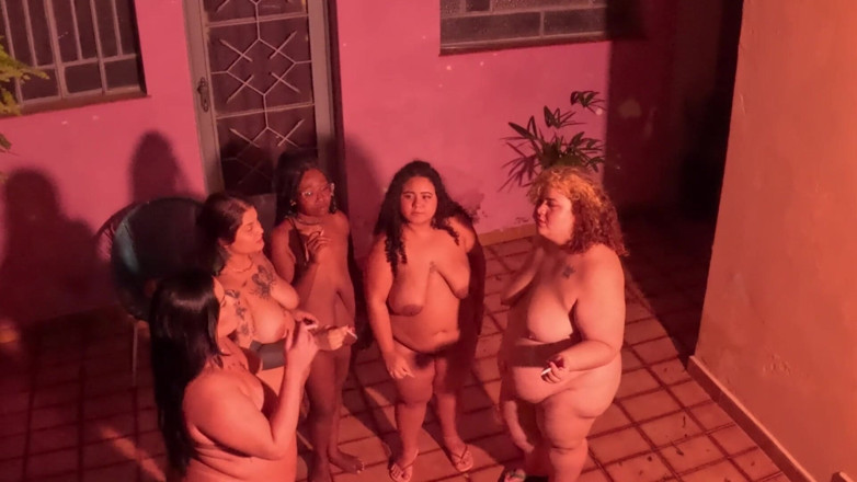 Angel Big B: En Coulisses - Fumer Nu Avec Mes Amis Et Parler