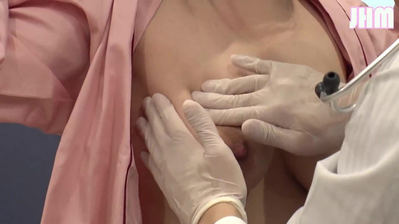Japanese Hentai Matings: Dez mulheres no exame de mama brincam, transformando checkups em...