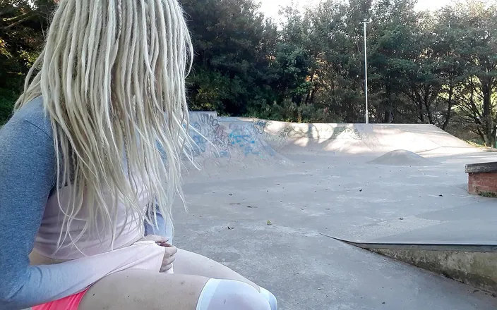 The Midnight Minx: Skate park stripper part 2