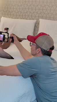 İcra ilişkisi: aldatan koca ateşli evli kadın takıntısını sikiyor