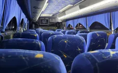 Chupo a un pasajero desconocido en un autobús real y se corre en mi boca
