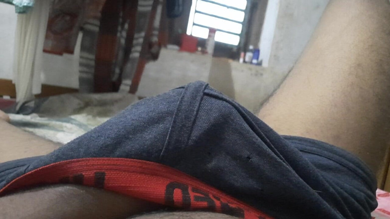 Wheyincognito: Heißer sixpack-junge masturbiert im zimmer