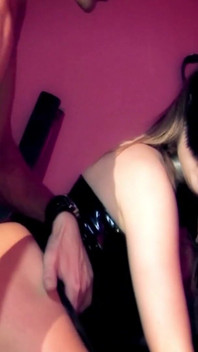 La gattina più eccitante scena 4_busty bionda in lingerie di pelle e maschera gattino che scopa duro