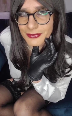 Jessica nu s-a îmbrăcat o vreme în ținută de secretară, sunt sigur că pulsează uitându-te la acest XXX