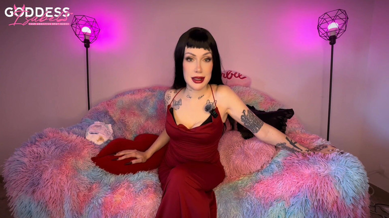 LDBMistress: उसकी इतालवी सौतेली मम्मी द्वारा अपमानित