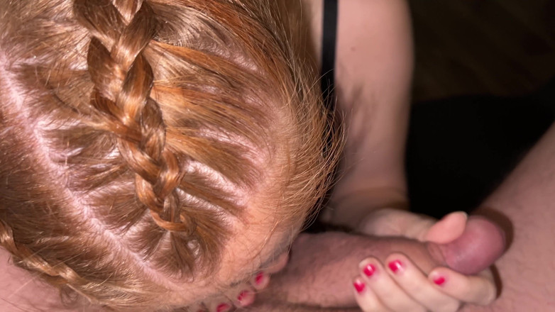 LilRedKinkQueen: Інтенсивний мінет під час їзди на ділдо