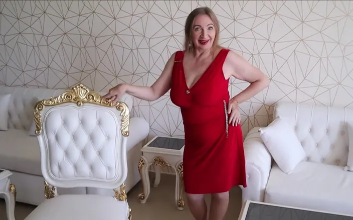 MariaOld: Prsatá dáma v červeném tanci pro tebe. Sexy babička Rock!